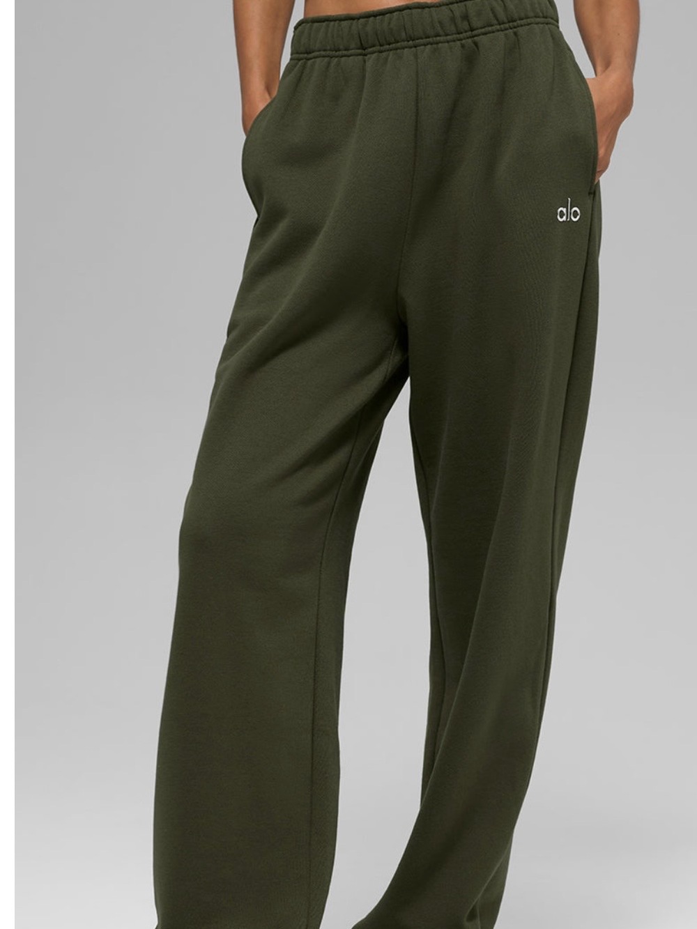 Alo Yoga Accolade straight leg sweatpants